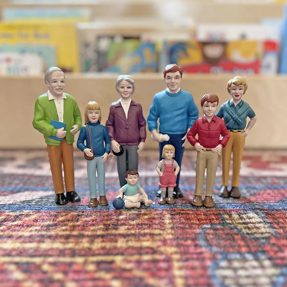 Caucasian Pretend Play Vinyl Family Figurines | 8 Piece Set