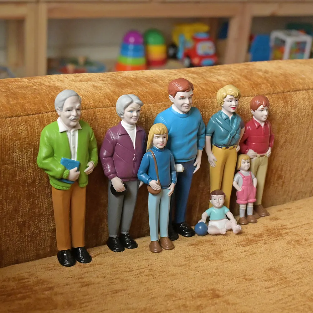 Caucasian Pretend Play Vinyl Family Figurines | 8 Piece Set