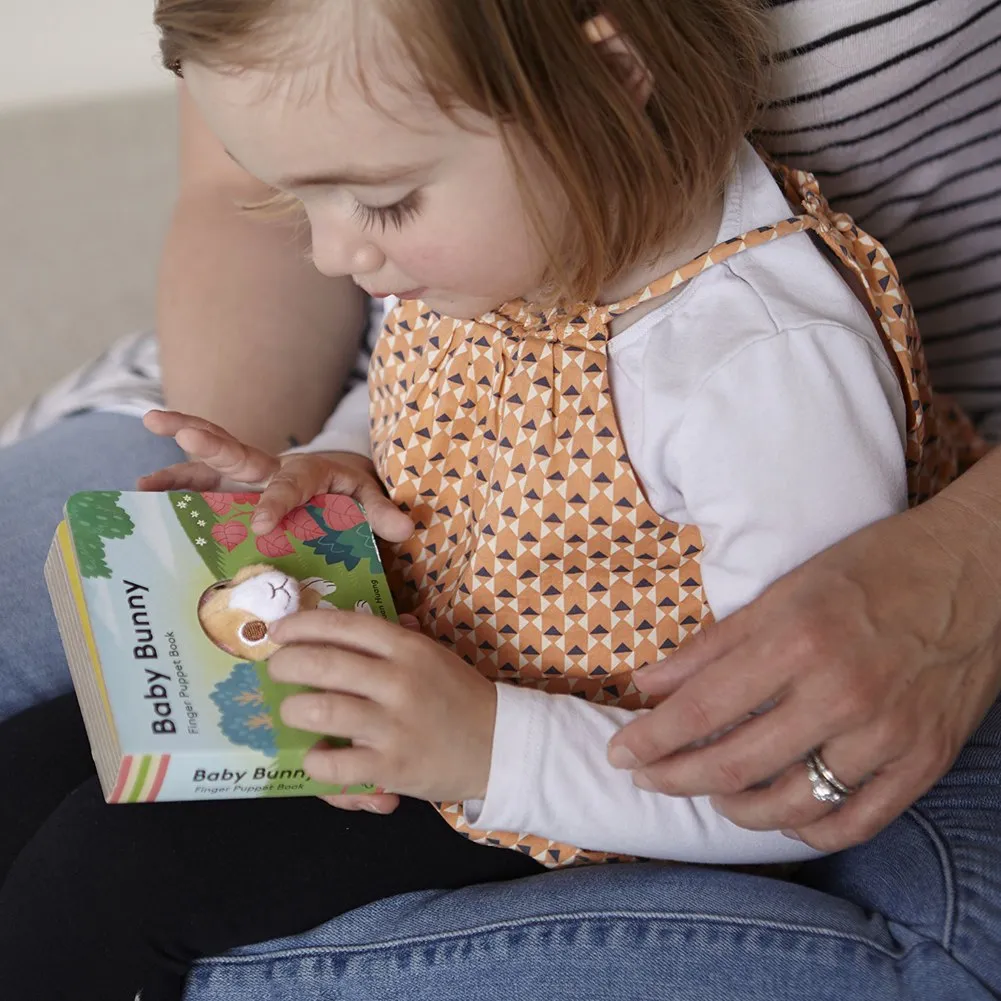 Chronicle Books Finger Puppet Book - Baby Bunny
