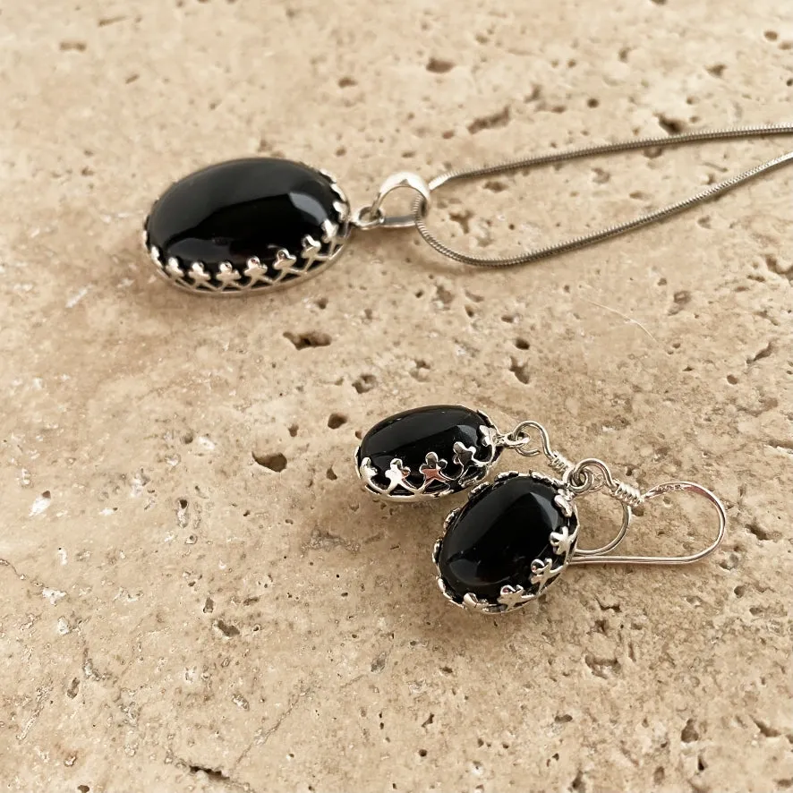 Onyx Oval Pendant & Earring Set - Lace