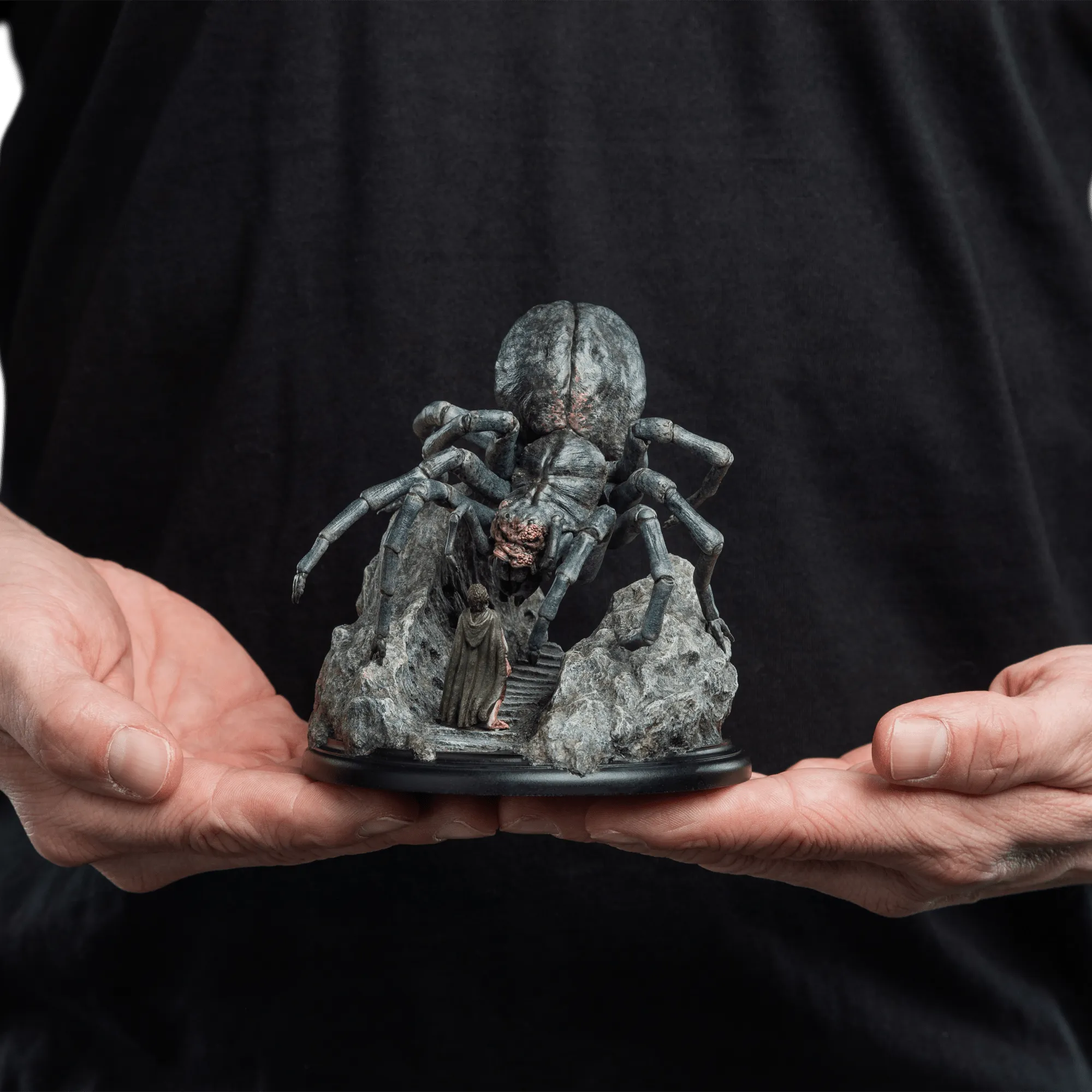PRE-ORDER: Weta Workshop The Lord of the Rings Shelob Miniature Statue